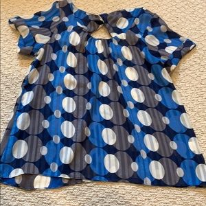 Boutique sheer top twist back keyhole detail M